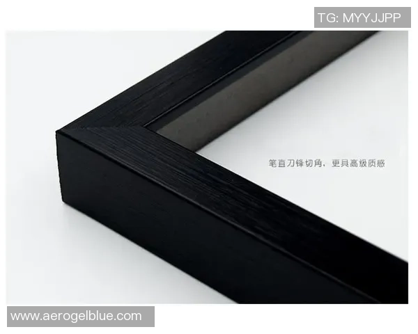 小罗足球明星客厅挂画装饰品为家增添运动气息与艺术魅力